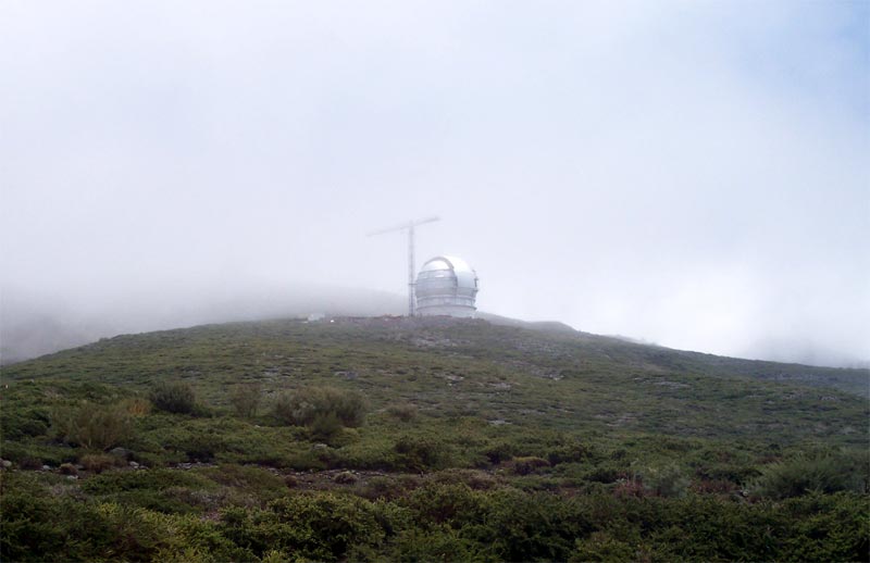 Niebla en las proximidades del GRANTECAN, isla de La Palma, Espa�a, 8 de mayo de 2004.