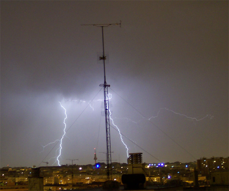 Mi primer rayo. Tormenta sobre Madrid, 16/07/04.