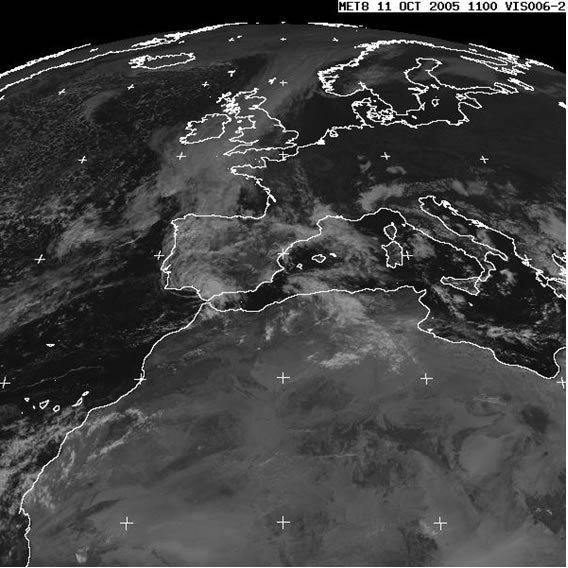 Ídem que en el caso anterior pero para las 11-12 UTC (13-14 h.o.). Imagen VIS0.6. Fuentes Universidad de Dundee (satélite) e INM (radar). Ídem que en el caso anterior pero para las 11-12 UTC (13-14 h.o.). Imagen VIS0.6. Fuentes Universidad de Dundee (satélite) e INM (radar).